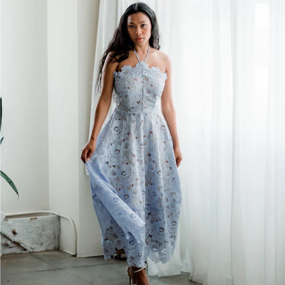 The Essentials Tia Lace Midi-dress In Cornflower
$  Nwt NEW Woman's medium